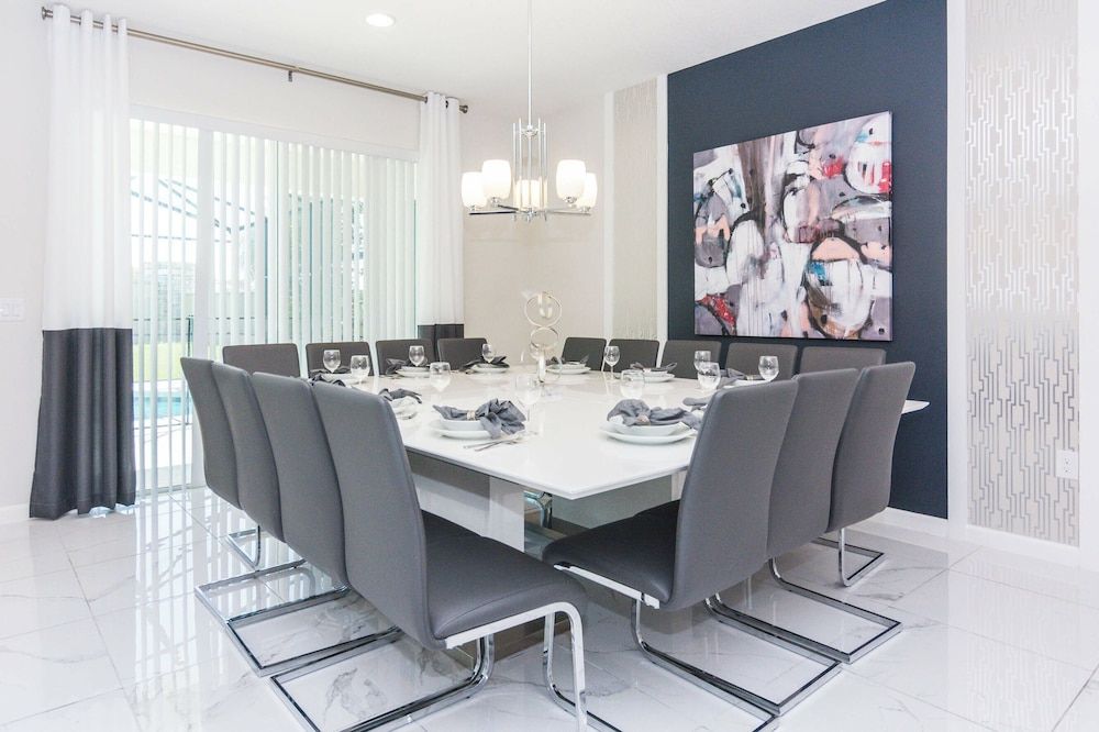 undefined Relax in Style: Elegant Vacation Home in Orlando 4