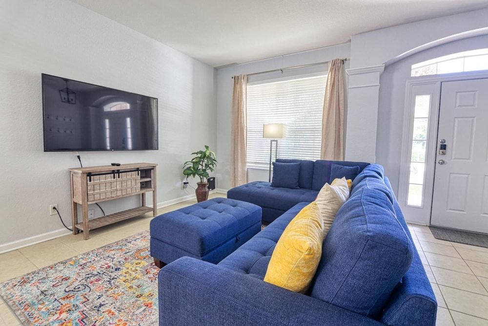 Christopher's Windsor Hills Home House, Multiple Beds (Christopher's Windsor Hills Home) 20