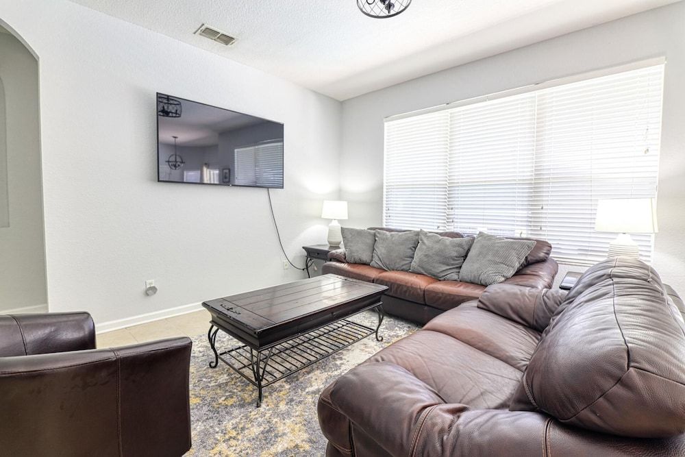 Christopher's Windsor Hills Home House, Multiple Beds (Christopher's Windsor Hills Home) 19