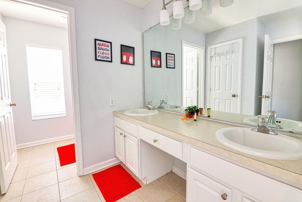 Christopher's Windsor Hills Home House, Multiple Beds (Christopher's Windsor Hills Home) 23