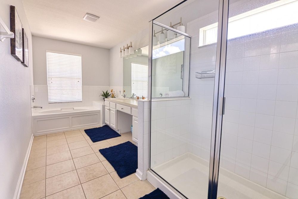 Christopher's Windsor Hills Home House, Multiple Beds (Christopher's Windsor Hills Home) 22