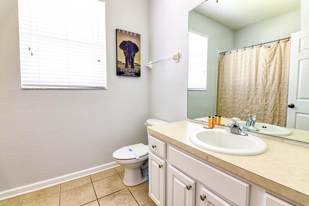 Christopher's Windsor Hills Home House, Multiple Beds (Christopher's Windsor Hills Home) 21