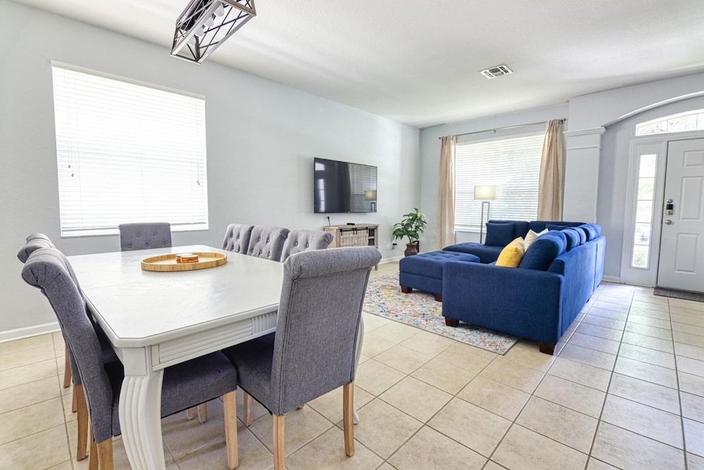 Christopher's Windsor Hills Home House, Multiple Beds (Christopher's Windsor Hills Home) 17