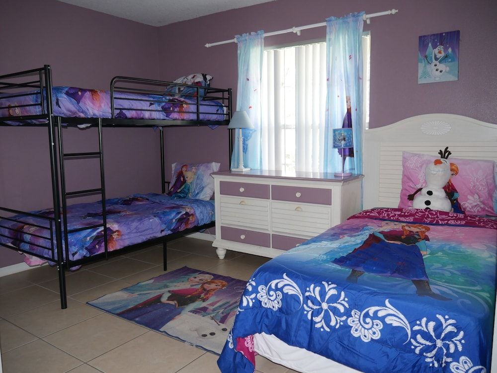 undefined Dreamland Disney 4