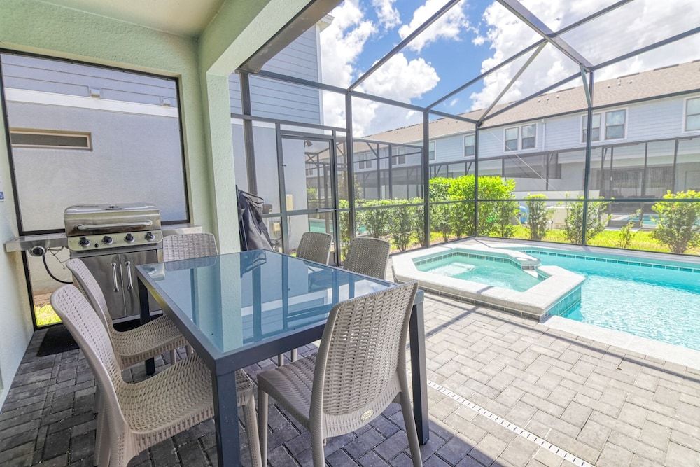 undefined Vikram's Stylish Windsor at Westside Home 4