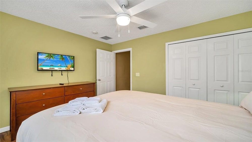 House, Multiple Beds (Garrett's Glamorous Getaway at Emeral)