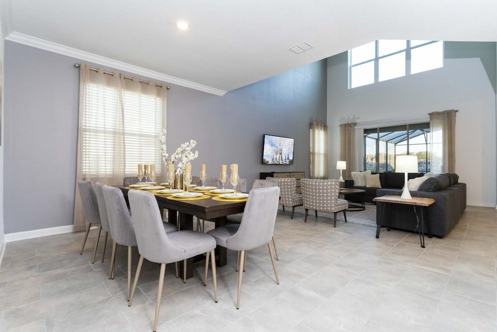 undefined Beautiful Spacious House Near Themed Parks 10