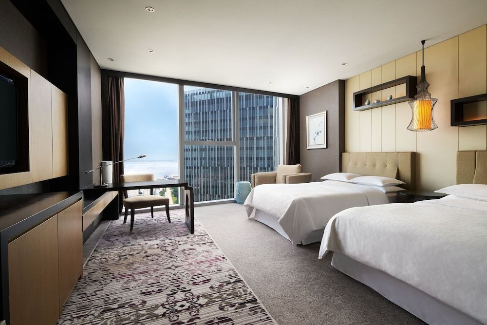 undefined Sheraton Shanghai Waigaoqiao Hotel 2