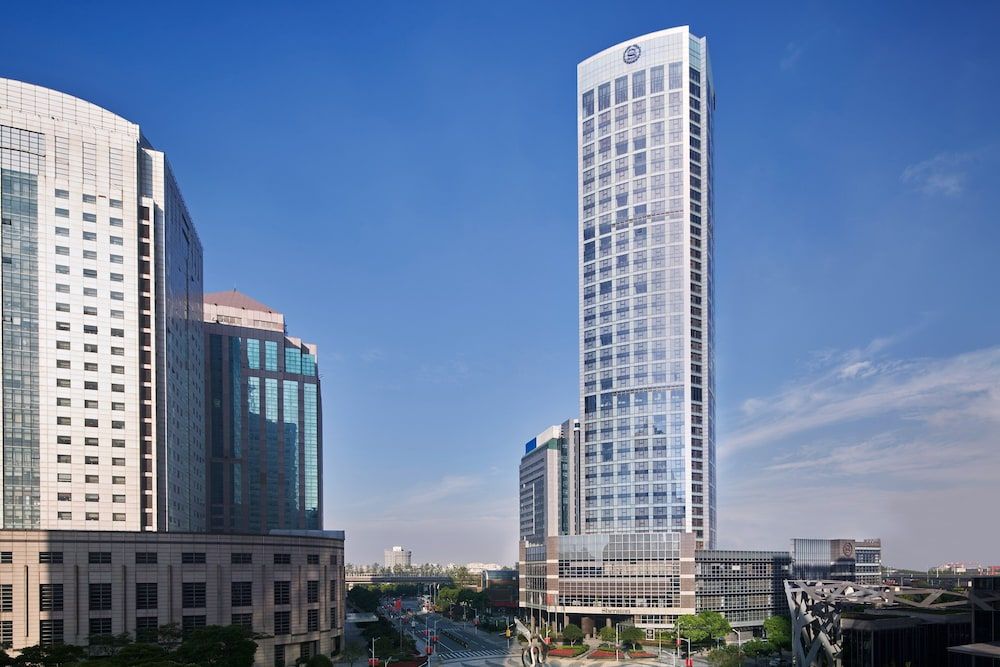 undefined Sheraton Shanghai Waigaoqiao Hotel 5