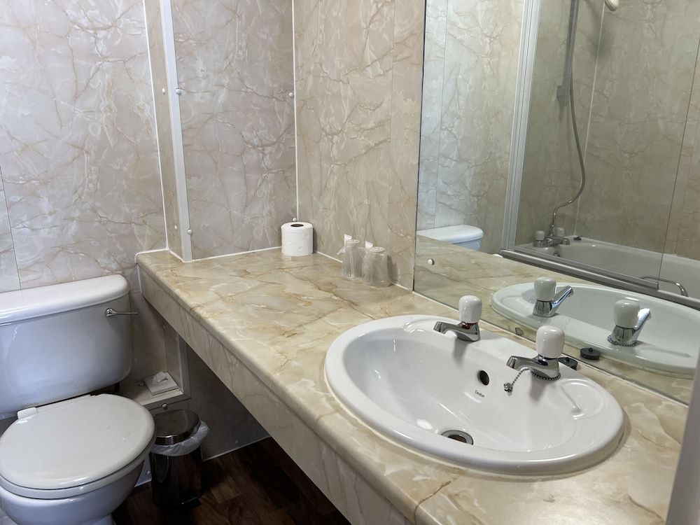 Eliza House Standard Double Room, Ensuite 5