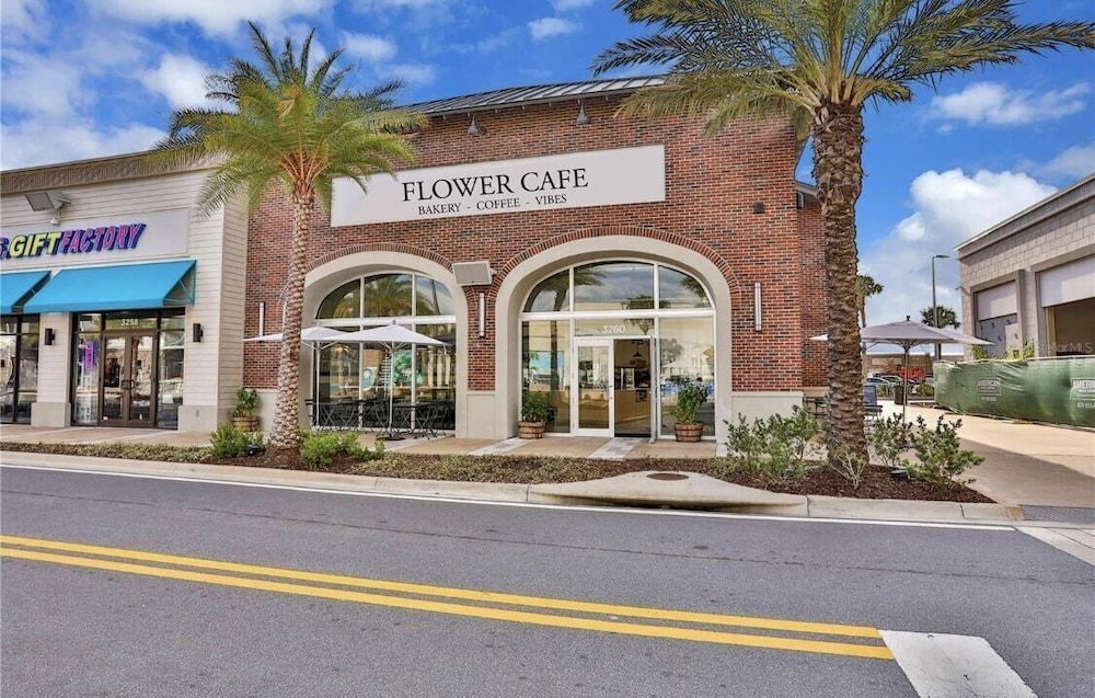 undefined Turquoise Breeze Close to Disney 9