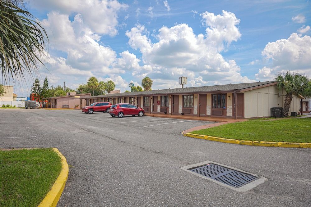undefined Liberty Inn and Suites – Kissimmee/Near Disney 5