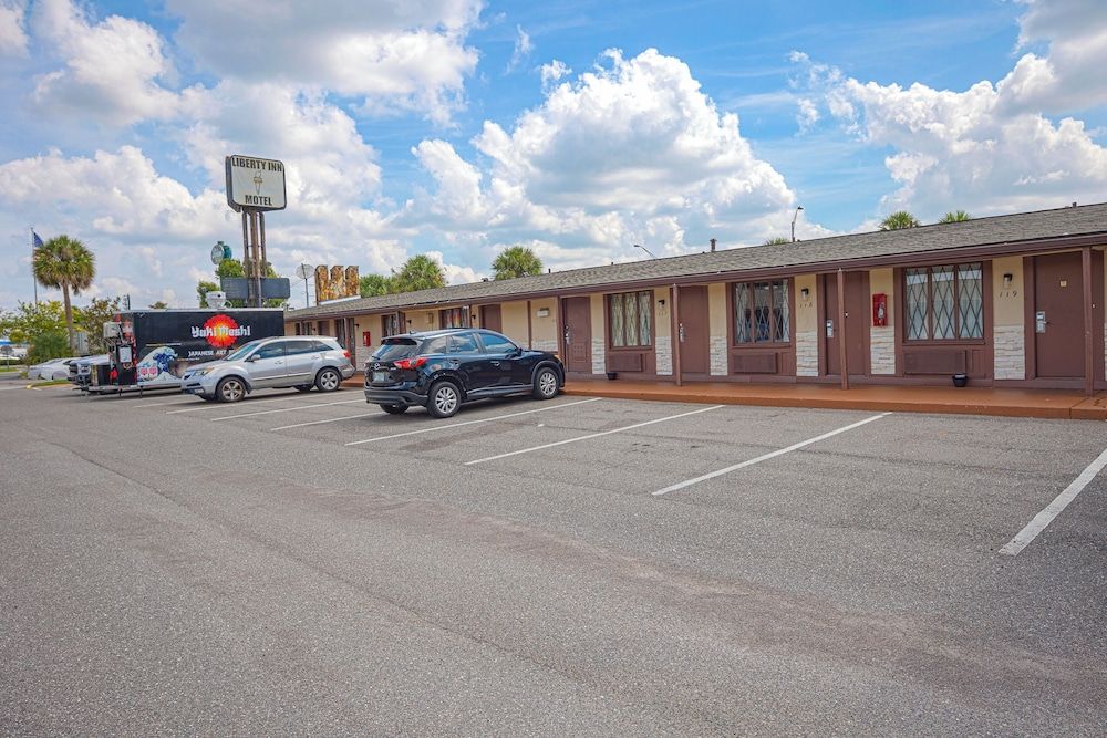 undefined Liberty Inn and Suites – Kissimmee/Near Disney 9