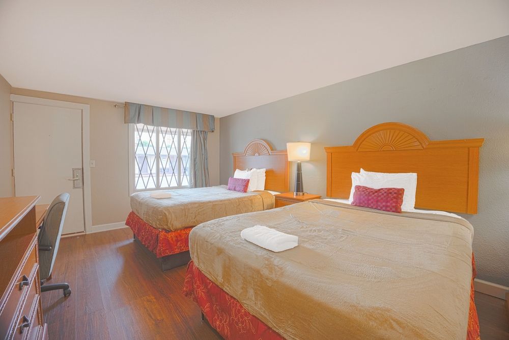 undefined Liberty Inn and Suites – Kissimmee/Near Disney 5