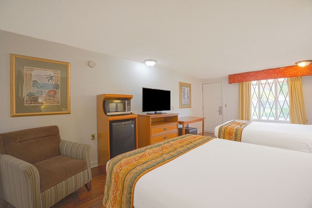 Liberty Inn and Suites – Kissimmee/Near Disney Standard Room, 1 King Bed, Non Smoking 6