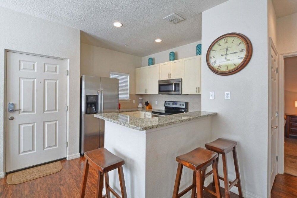 Villa Fonseca - Lucaya Village House, Multiple Beds (Villa Fonseca - Lucaya Village) 11