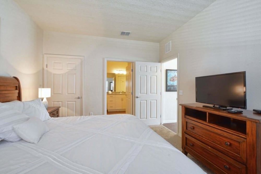 Villa Fonseca - Lucaya Village House, Multiple Beds (Villa Fonseca - Lucaya Village) 5