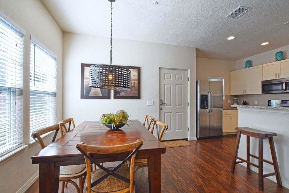 Villa Fonseca - Lucaya Village House, Multiple Beds (Villa Fonseca - Lucaya Village) 8