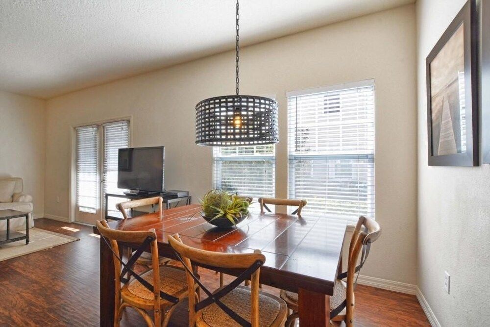 Villa Fonseca - Lucaya Village House, Multiple Beds (Villa Fonseca - Lucaya Village) 9