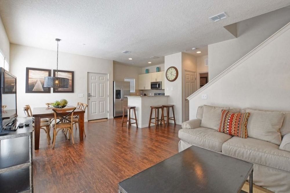 Villa Fonseca - Lucaya Village House, Multiple Beds (Villa Fonseca - Lucaya Village) 13