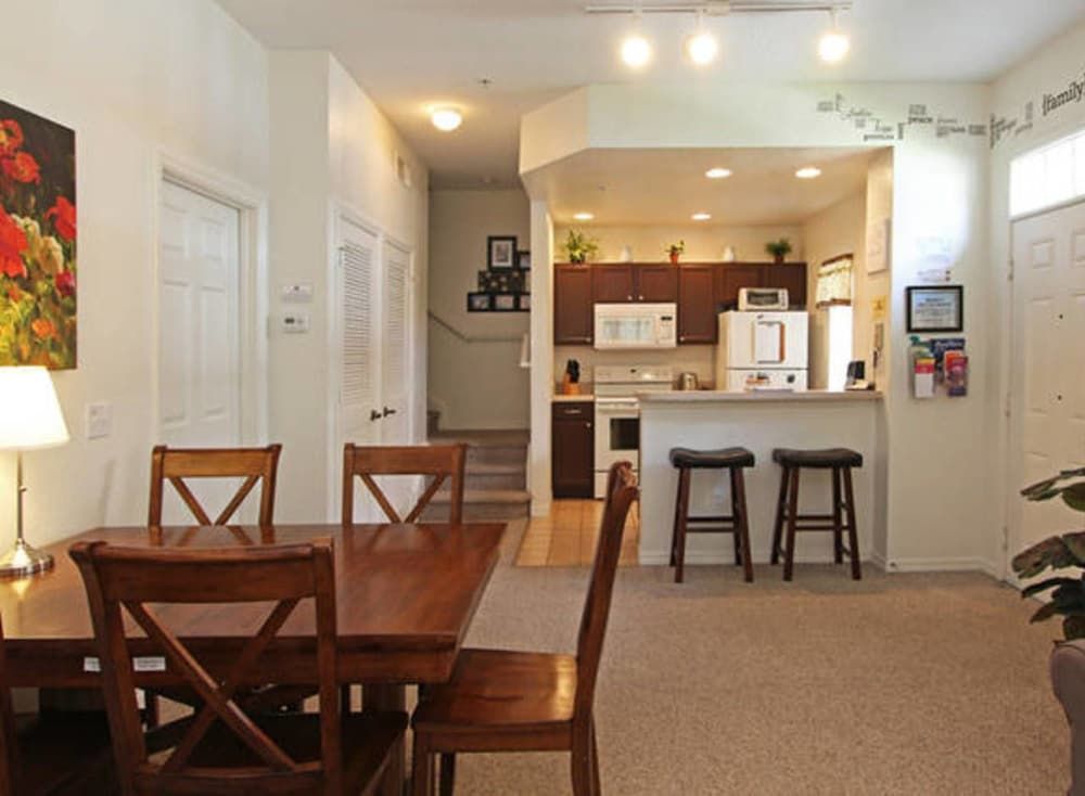 Peek A Boo Townhome 12