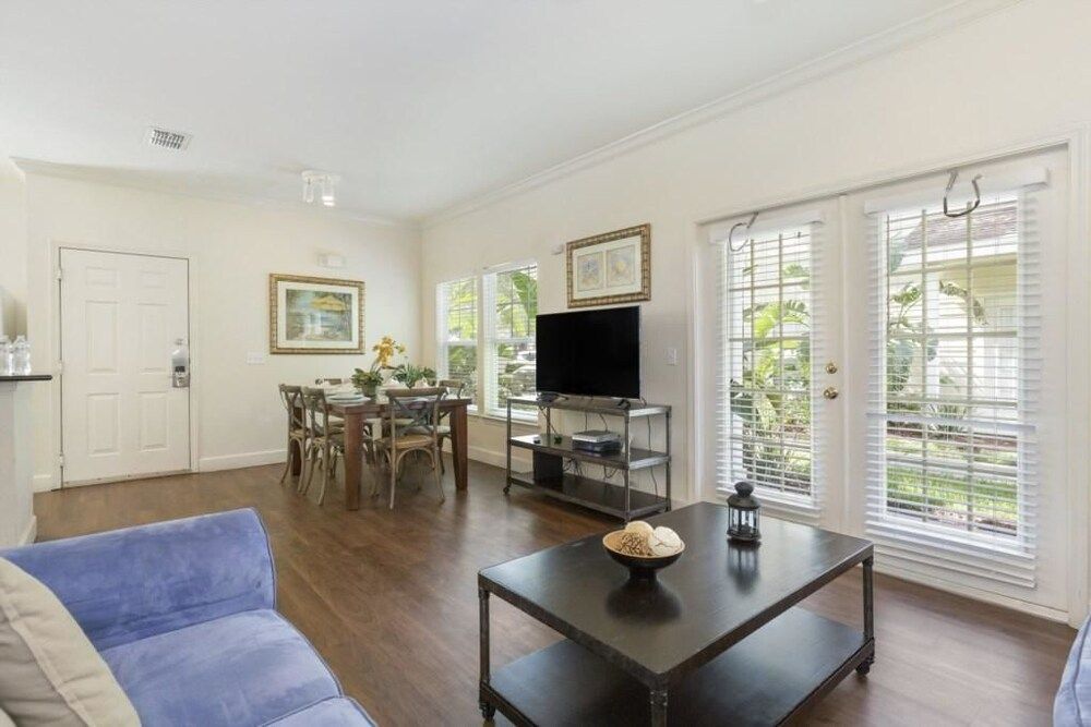 Villa Florida - Lucaya Village Apartment 14