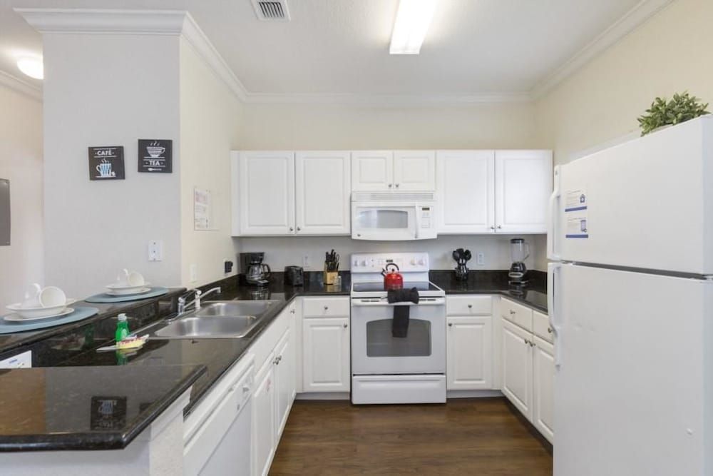 Villa Florida - Lucaya Village Apartment 11