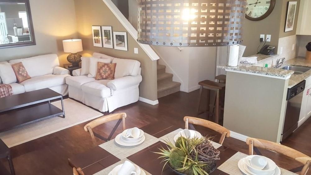 Villa Aventura - Lucaya Village Apartment 19