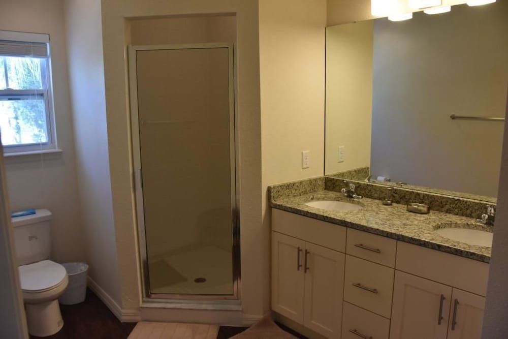 Villa Aventura - Lucaya Village Apartment 24