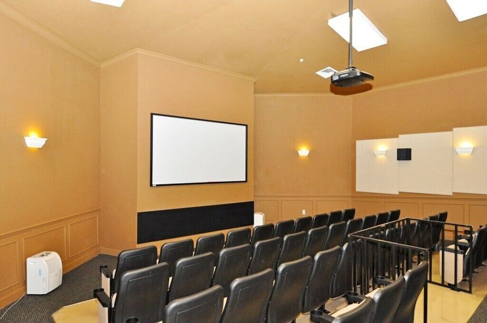 undefined The Windsor Hills IHR 3071