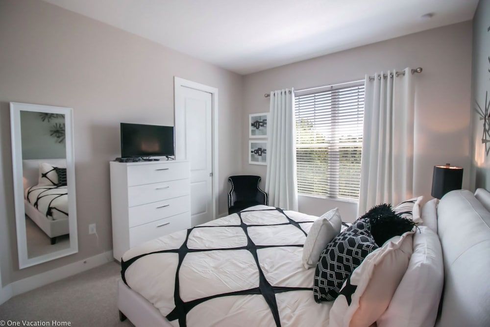 undefined 7520 SV Summerville - 4 Bed Townhome With Spa 9