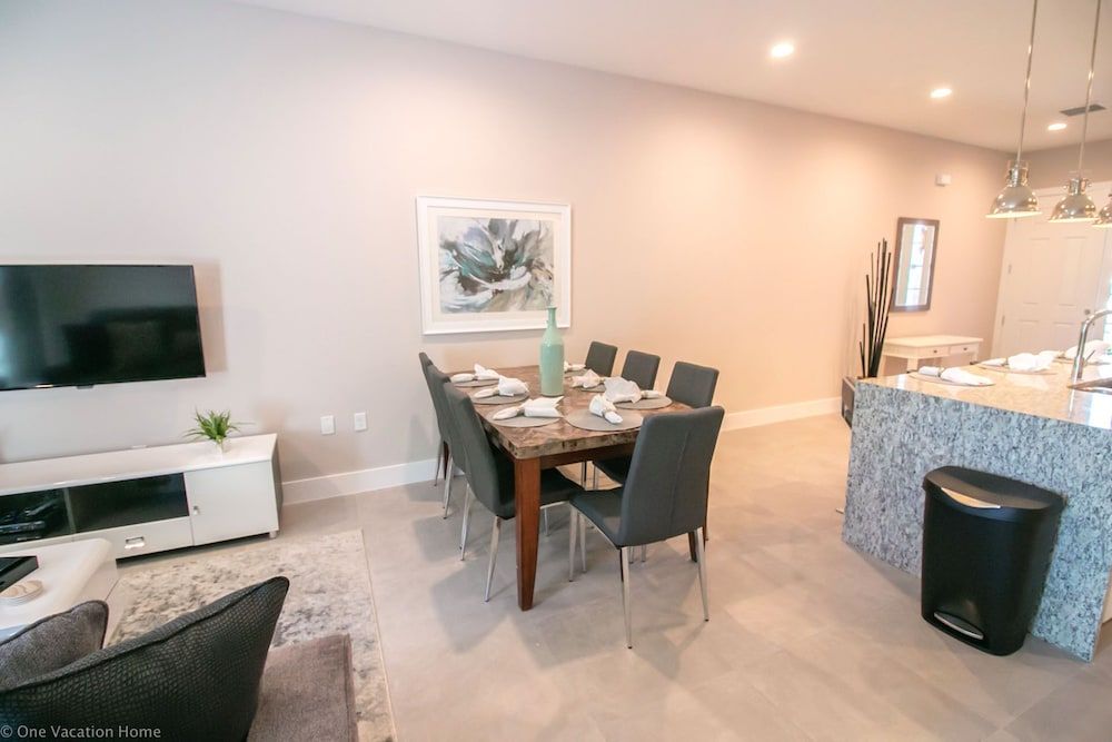 undefined 7520 SV Summerville - 4 Bed Townhome With Spa 6