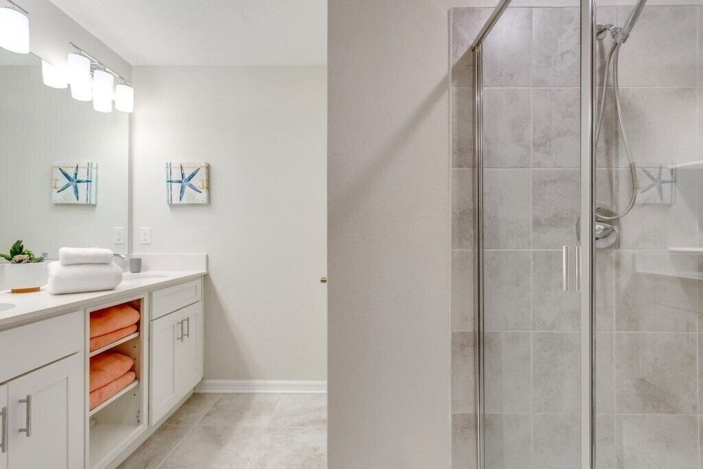 Beautiful 2 Bdrm 2 BA Condo Condo (3111U307 Amazing Story Lake Brand New) 10