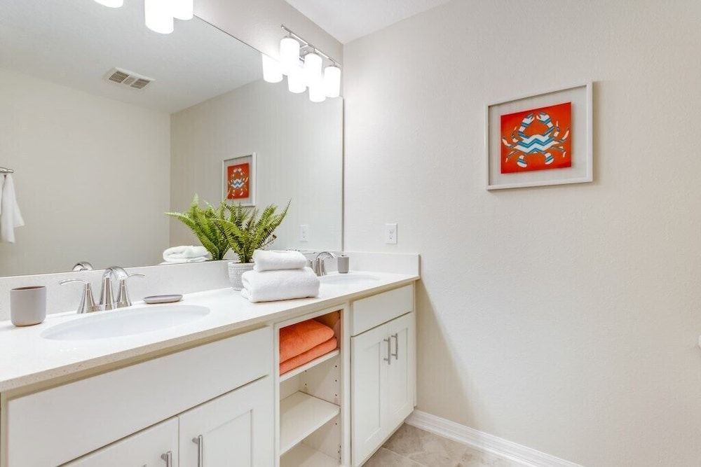 undefined Beautiful 2 Bdrm 2 BA Condo 10