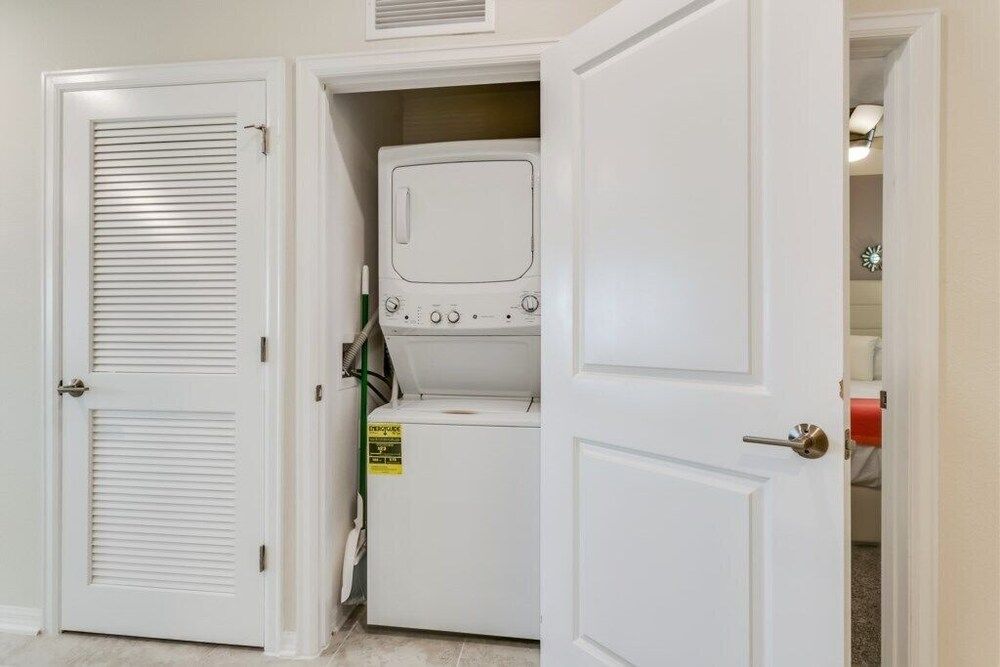 Beautiful 2 Bdrm 2 BA Condo Condo (3111U307 Amazing Story Lake Brand New) 14