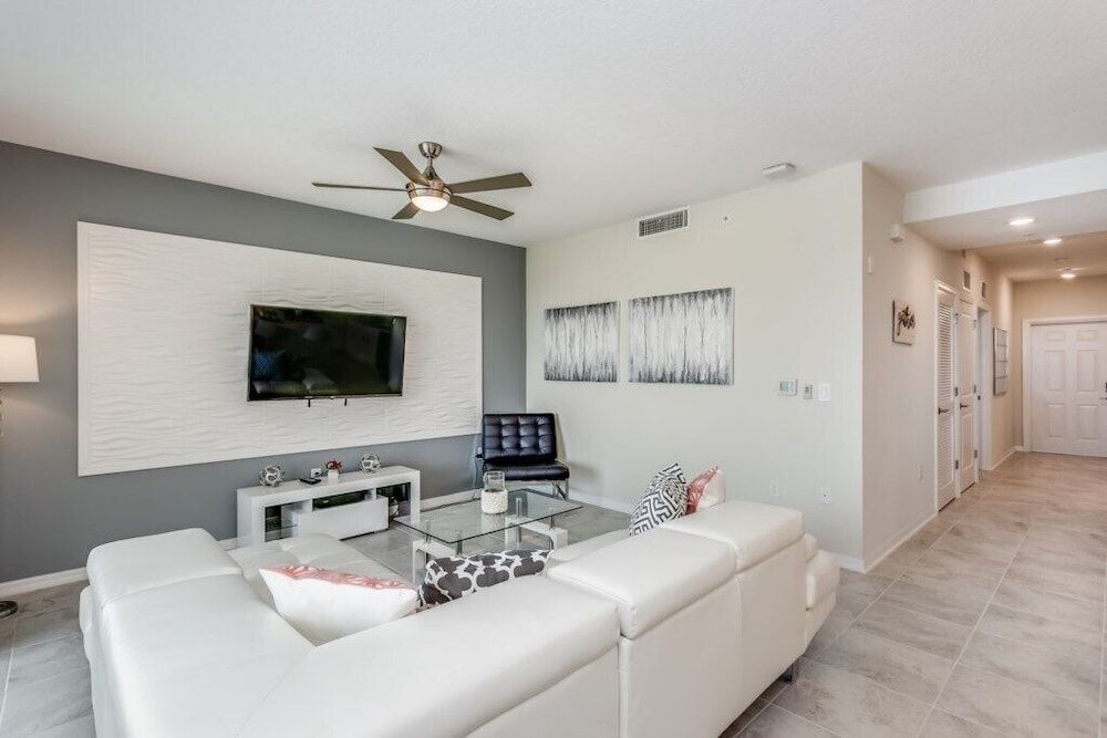 Beautiful 2 Bdrm 2 BA Condo Condo (3111U307 Amazing Story Lake Brand New) 13