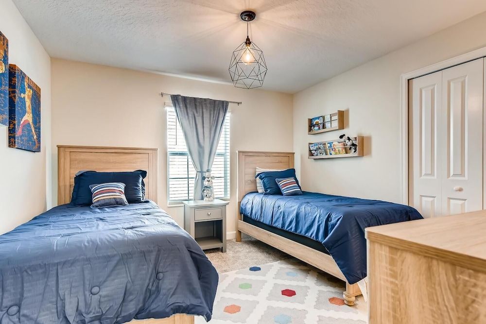 4810 LL - 5BD Private Pool Townhome - Storey Lake Condo, 2 Queen Beds (4810 LL - 5BD Private Pool Townhome -) 2