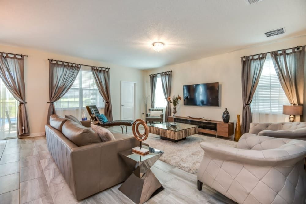 6 Bedroom 5 Bathroom Vacation Home Villa (9022SD00) 29