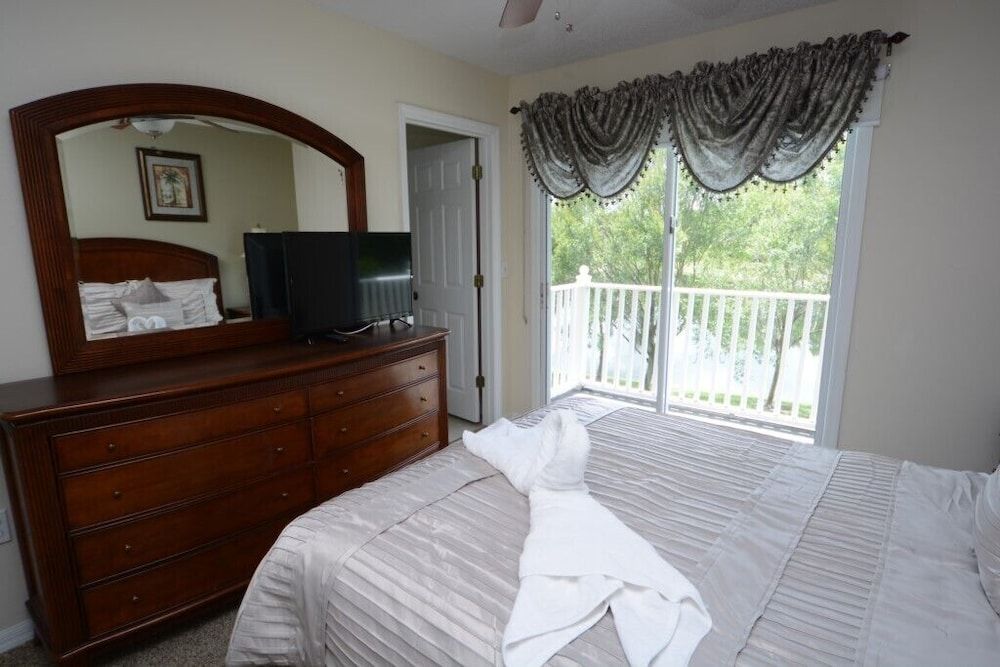 undefined Emerald Island Resort by Elite Vacation Homes 8