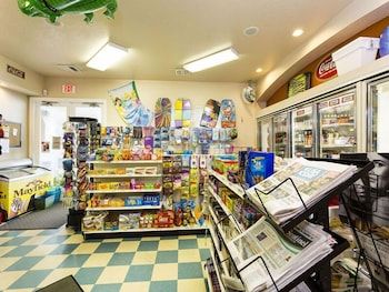 undefined Economic 3 Bed In Windsor Palms - 8101.105 3 Bedroom Condo by RedAwning 6