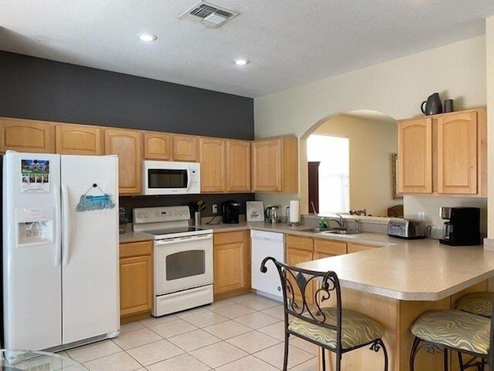 Windsor Hills Magic Private Screened Pool 6 Bedroom Condo by Redawning Condo, 6 Bedrooms 18