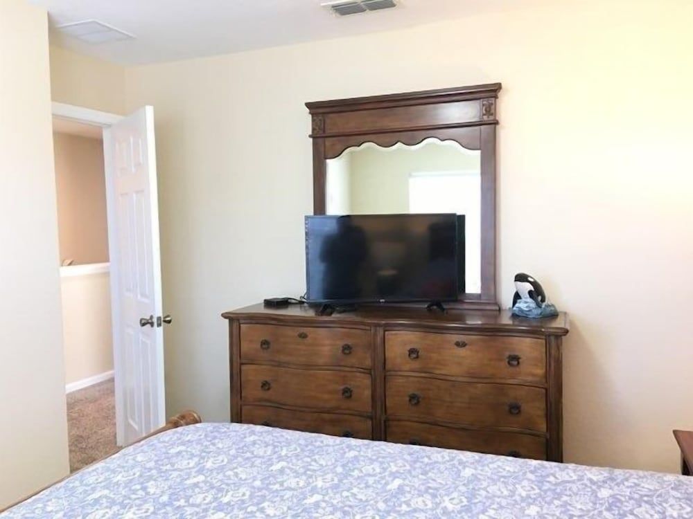 Windsor Hills Magic Private Screened Pool 6 Bedroom Condo by Redawning Condo, 6 Bedrooms 13