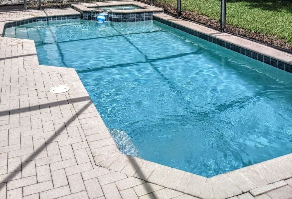 Windsor Hills Magic Private Screened Pool 6 Bedroom Condo by Redawning Condo, 6 Bedrooms