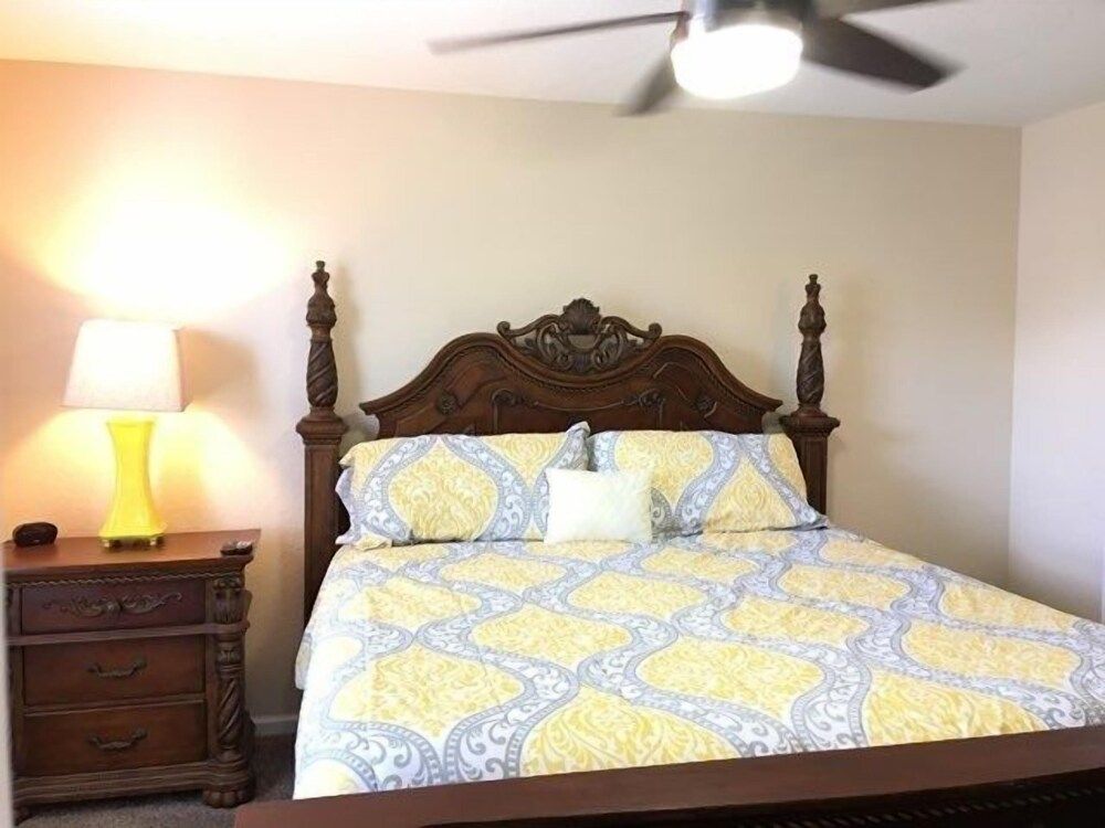 Windsor Hills Magic Private Screened Pool 6 Bedroom Condo by Redawning Condo, 6 Bedrooms 14