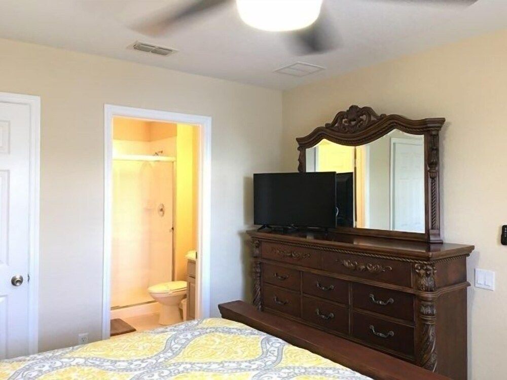 Windsor Hills Magic Private Screened Pool 6 Bedroom Condo by Redawning Condo, 6 Bedrooms 15