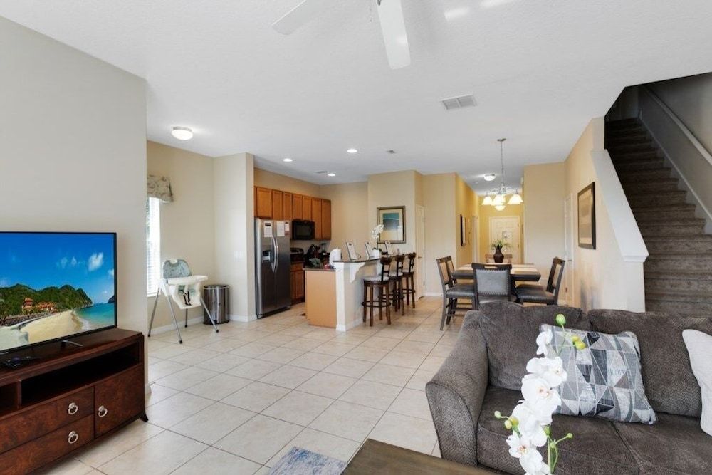 5 Bed 4 Bath Town With South Facing Pool 5 Bedroom Townhouse by RedAwning Townhome, 5 Bedrooms 15