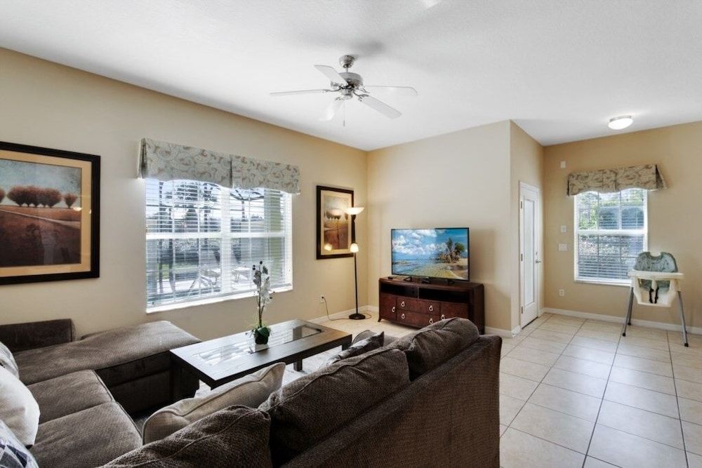 5 Bed 4 Bath Town With South Facing Pool 5 Bedroom Townhouse by RedAwning Townhome, 5 Bedrooms 13