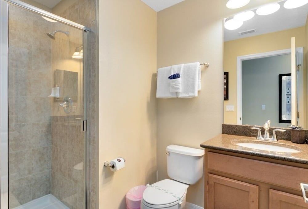 5 Bed 4 Bath Town With South Facing Pool 5 Bedroom Townhouse by RedAwning Townhome, 5 Bedrooms 17