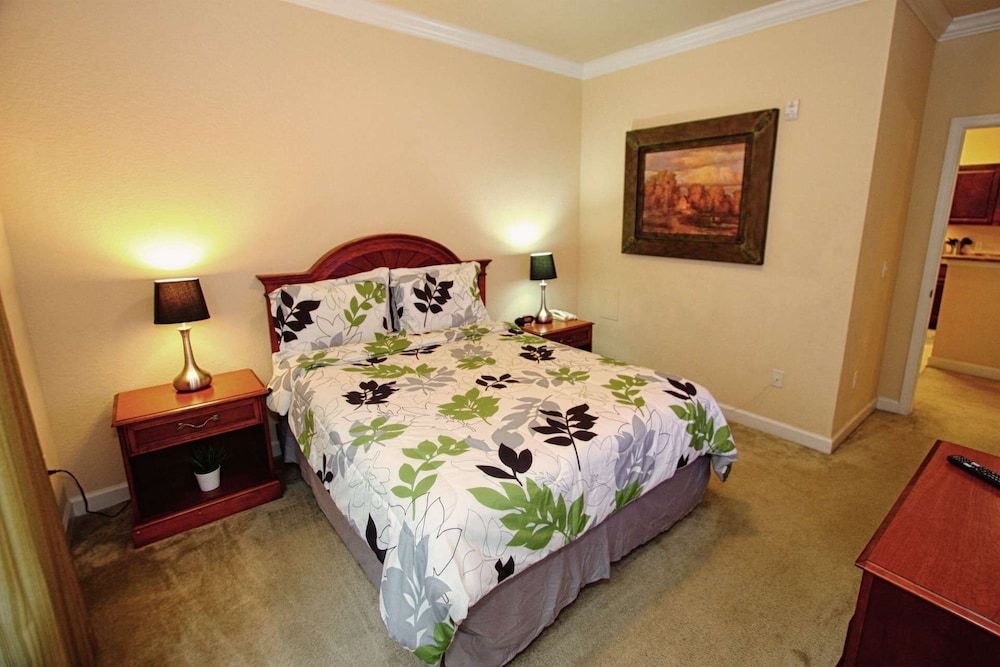 1361 Tuscana Condo (1361 Tuscana) 7