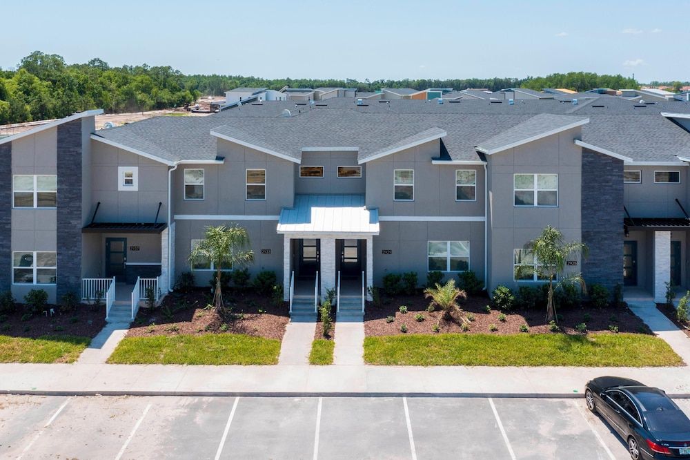 undefined 2929 SS - Disney Delight: 4br, Pool, Near Parks 2